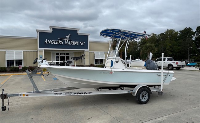 2015 Tidewater 1800 Bay